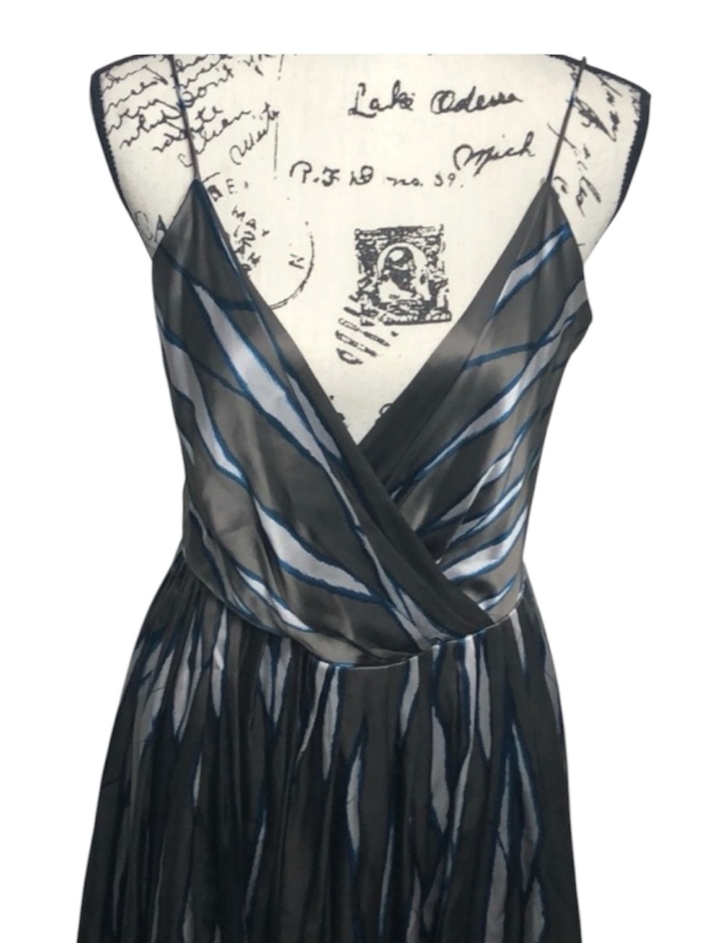 Steve Madden VNeck Dress Size 8